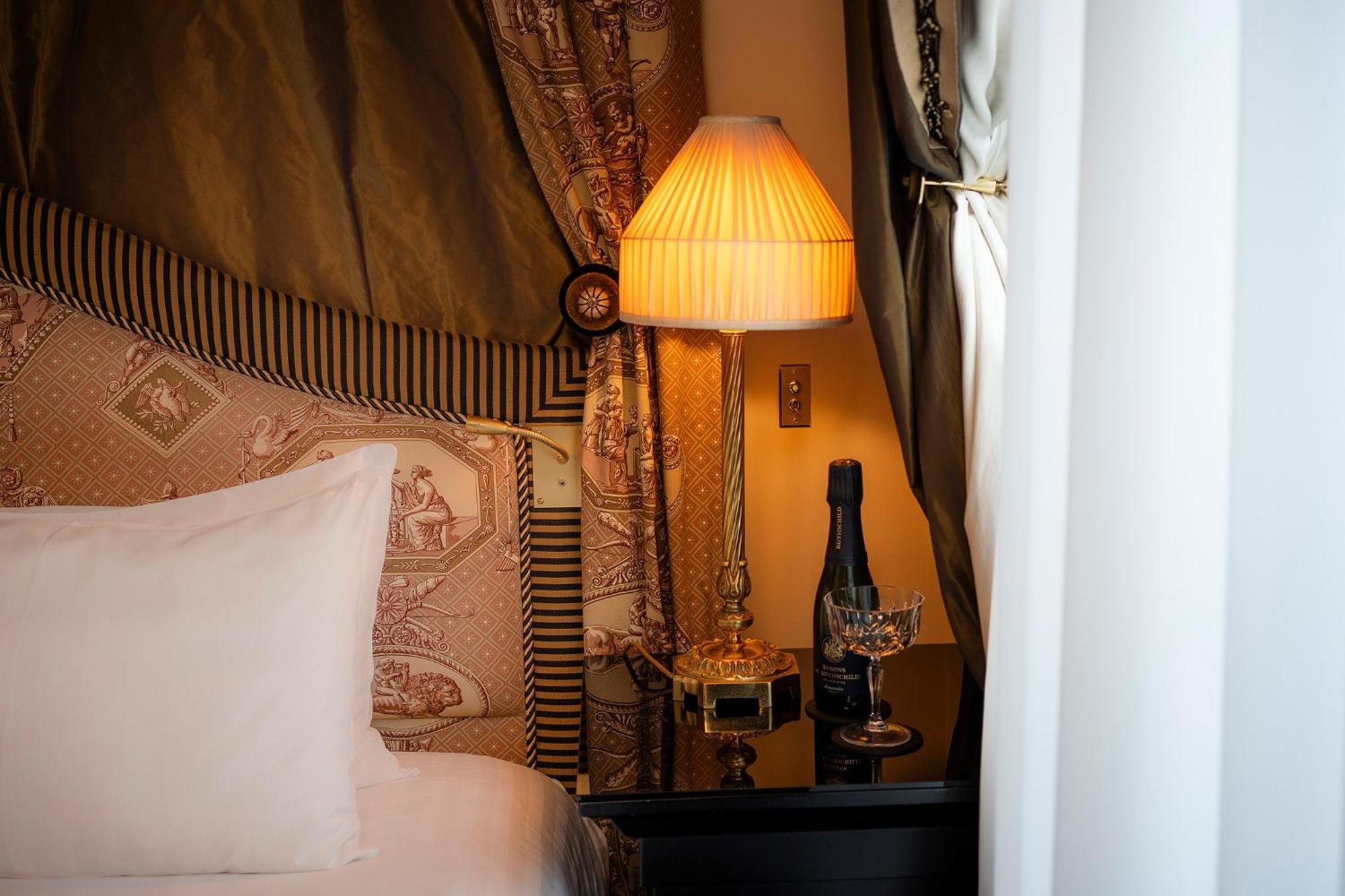 Maison Athenee Paris Exterior photo